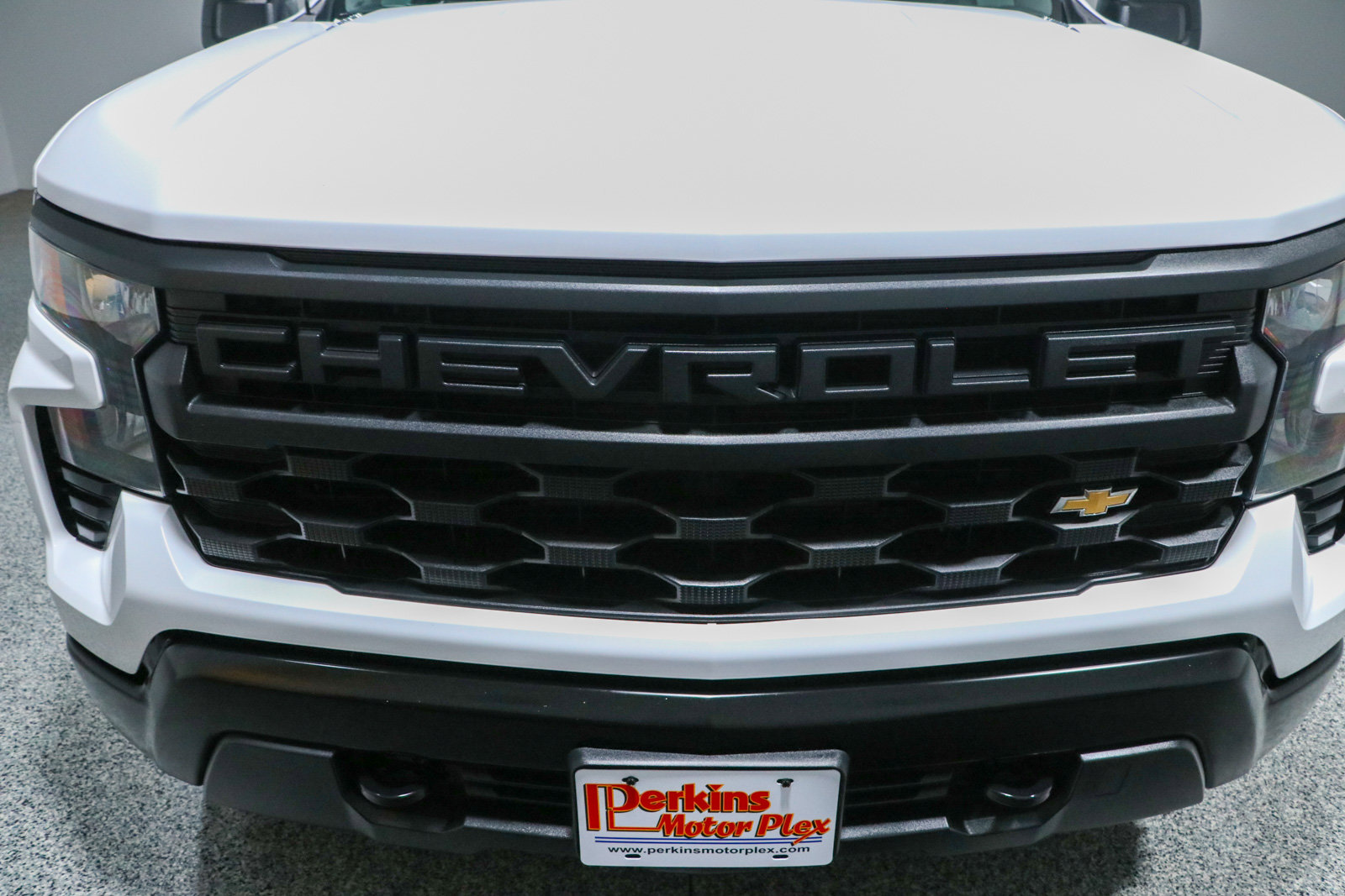 Used 2024 Chevrolet Silverado 1500 W/T w/ Trailering Package AWD/4WD image 4