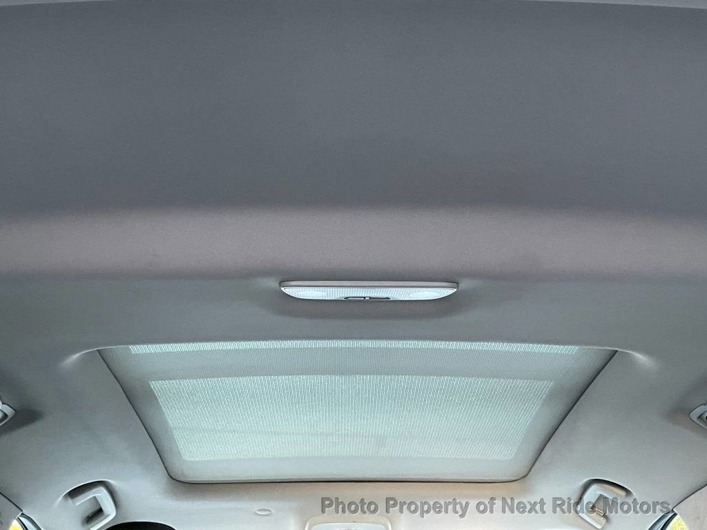 Used 2017 Volvo XC60 T6 Dynamic w/ Preferred Option Package image 11