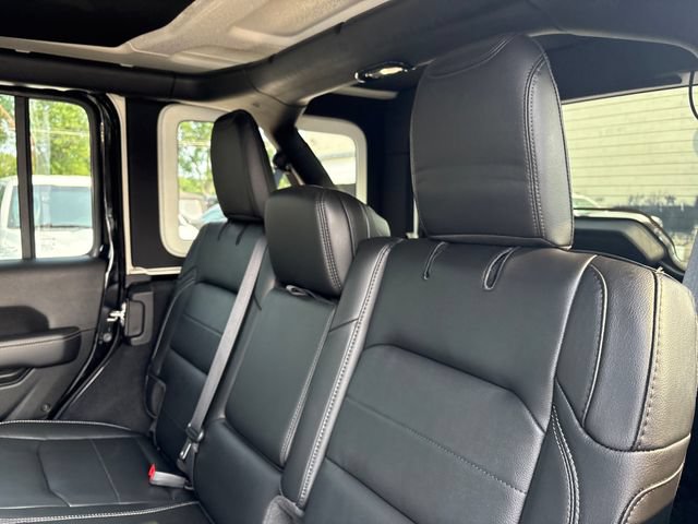 Used 2022 Jeep Wrangler Unlimited Sahara w/ Advanced Safety Group AWD/4WD image 21
