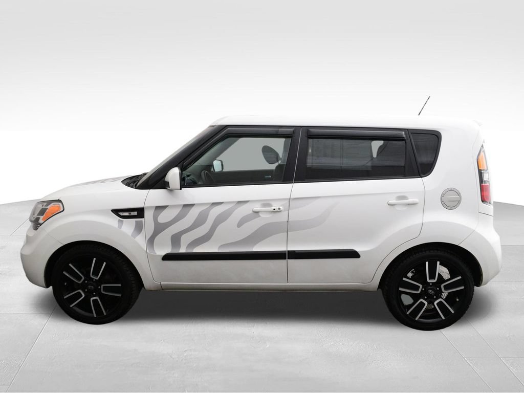 Used 2011 Kia Soul + FWD image 8