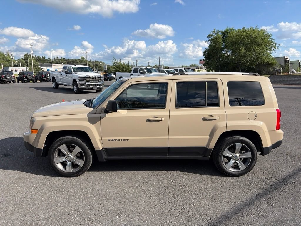 Used 2017 Jeep Patriot High Altitude FWD image 7