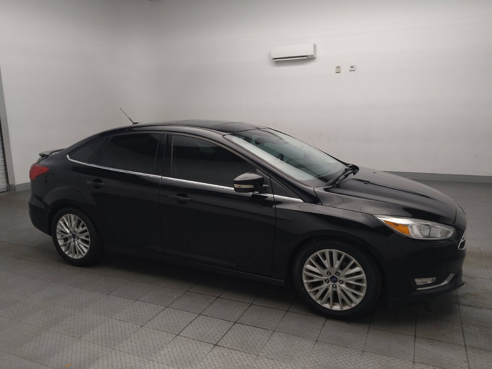 Used 2018 Ford Focus Titanium w/ Titanium Technology Package FWD image 11