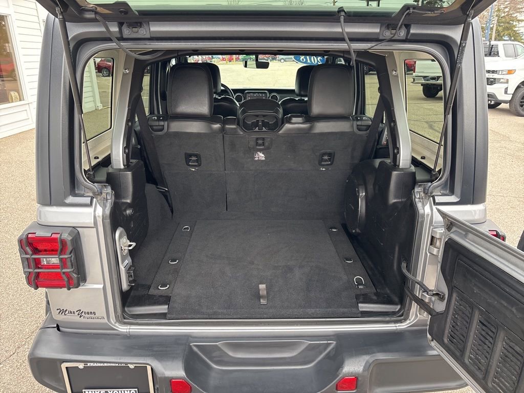 Used 2018 Jeep Wrangler Unlimited Sahara w/ Uconnect 4C Nav & Sound Group image 10