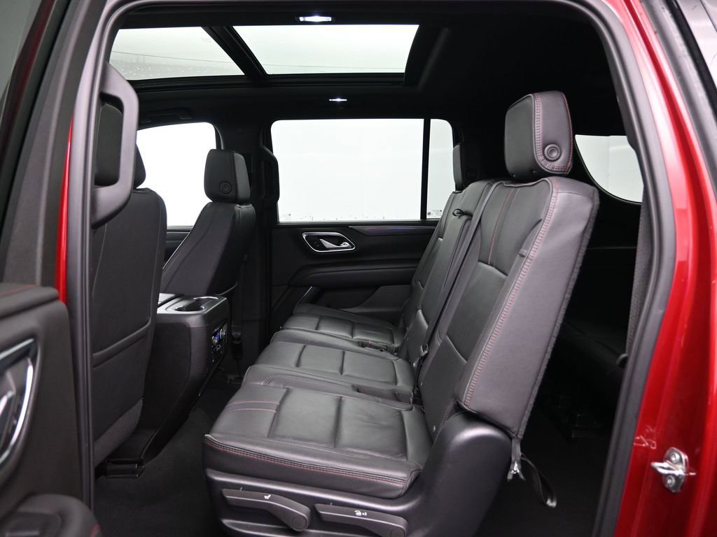Used 2023 Chevrolet Suburban RST image 31