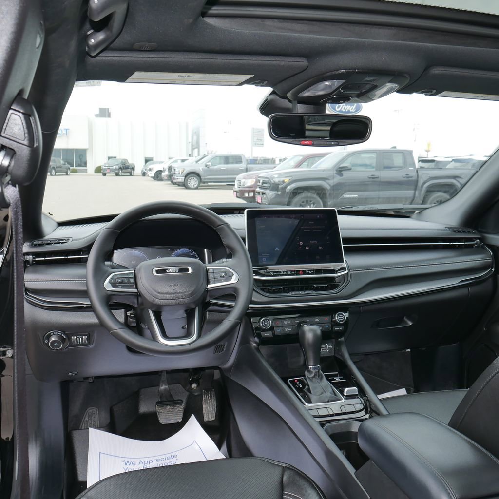 Used 2024 Jeep Compass Limited w/ High Altitude Package AWD/4WD image 2
