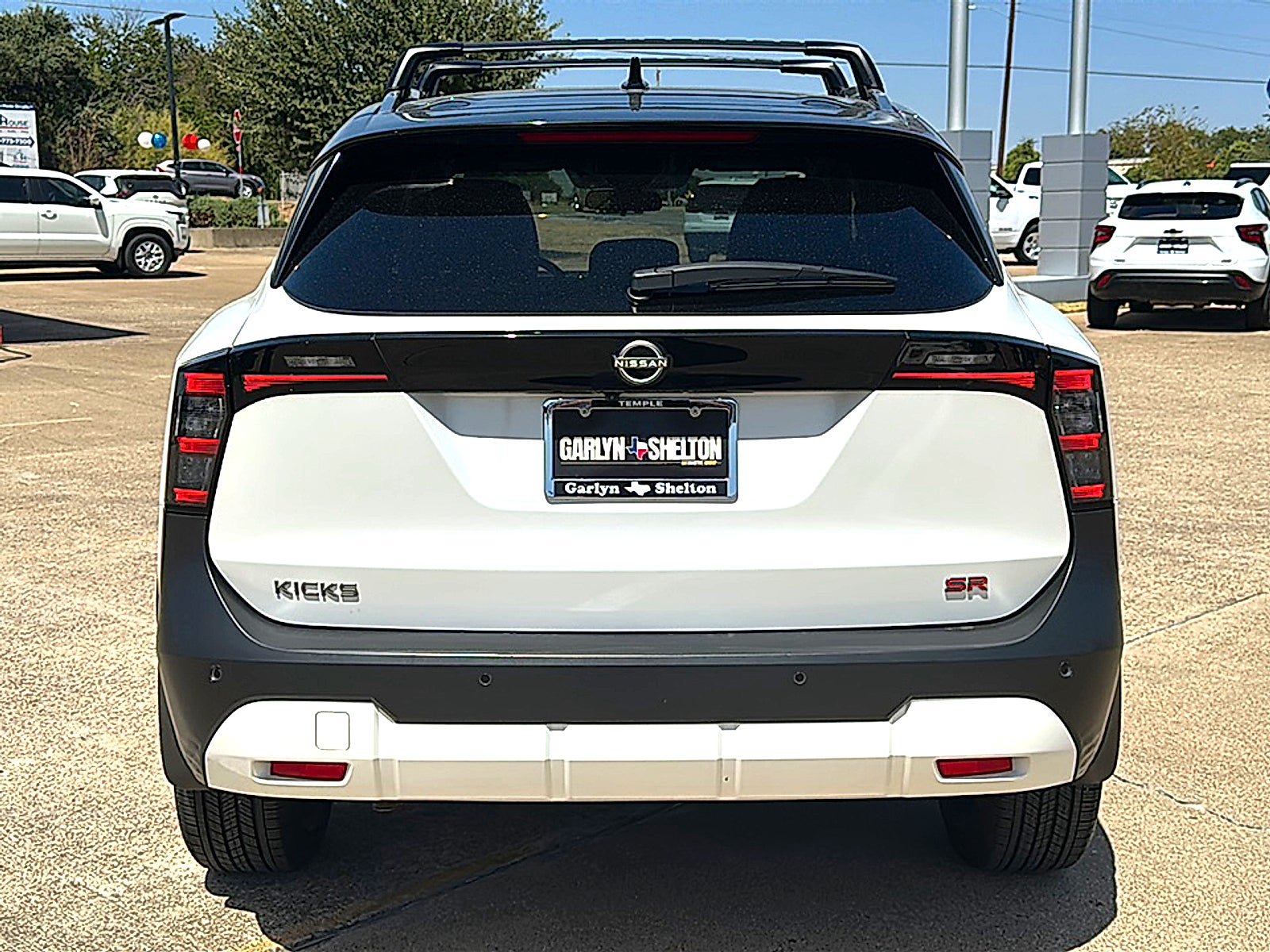 Certified 2025 Nissan Kicks SR FWD image 7