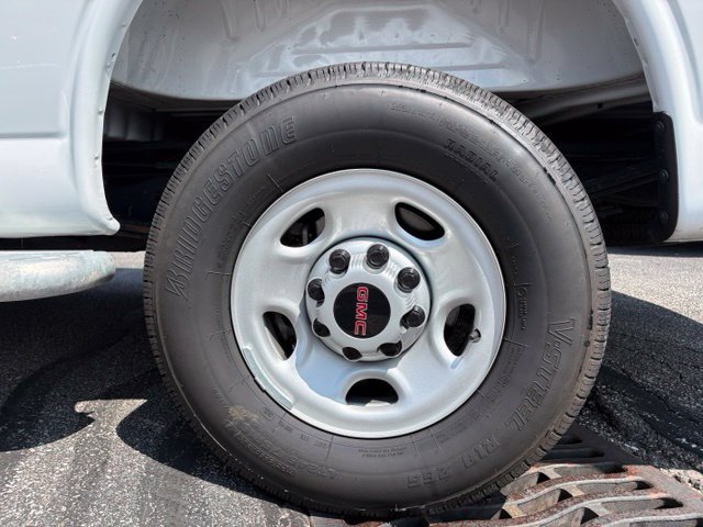 Used 2025 GMC Savana 2500 w/ Driver Convenience Package RWD image 18