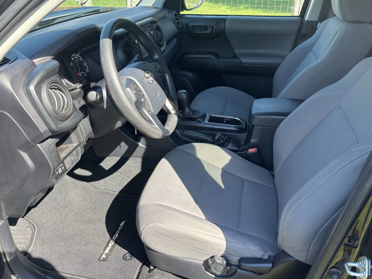 Used 2019 Toyota Tacoma SR image 7