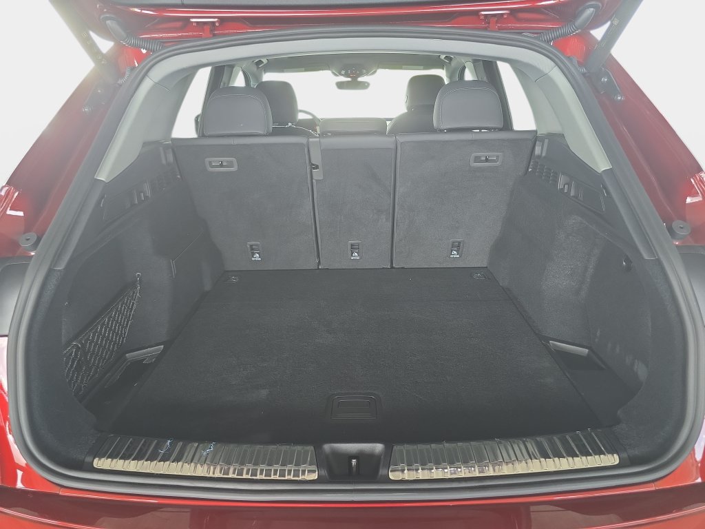 Certified 2025 Audi Q5 Premium w/ Convenience Package AWD/4WD image 11