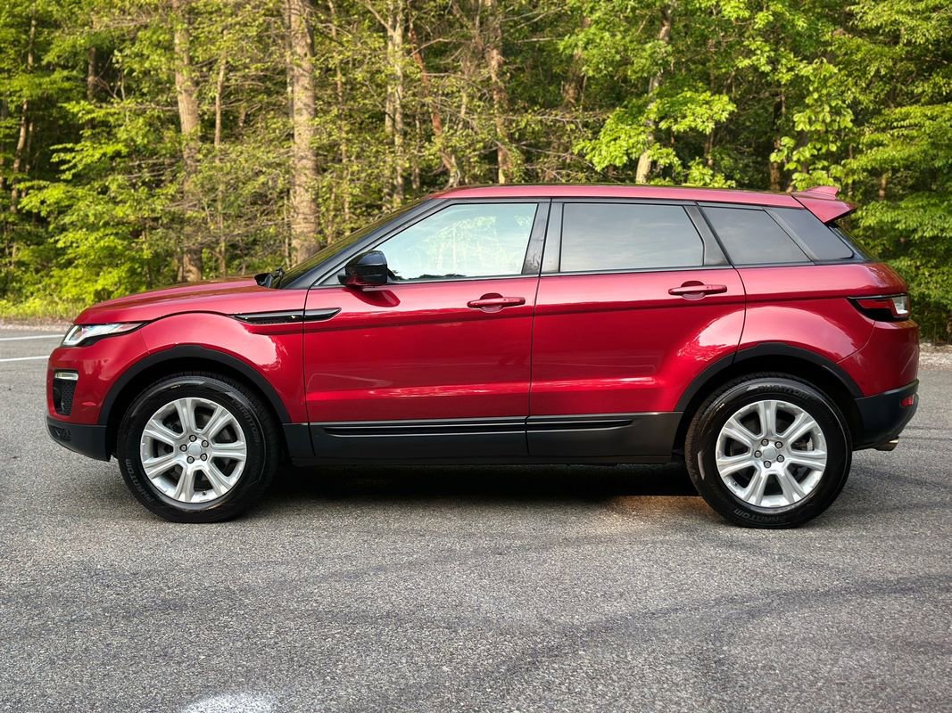 Used 2017 Land Rover Range Rover Evoque SE image 4