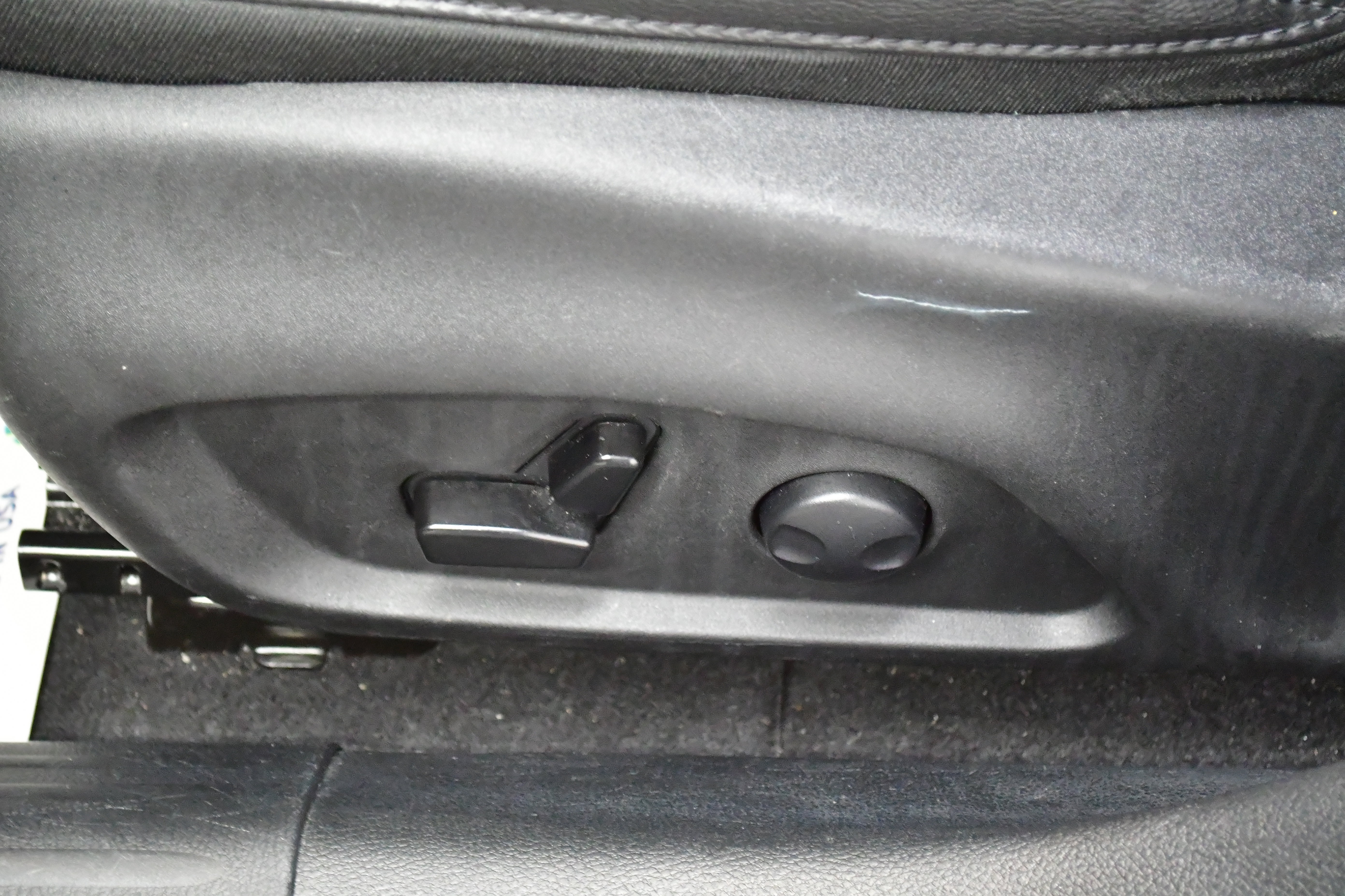 Used 2025 Jeep Compass Limited AWD/4WD image 13
