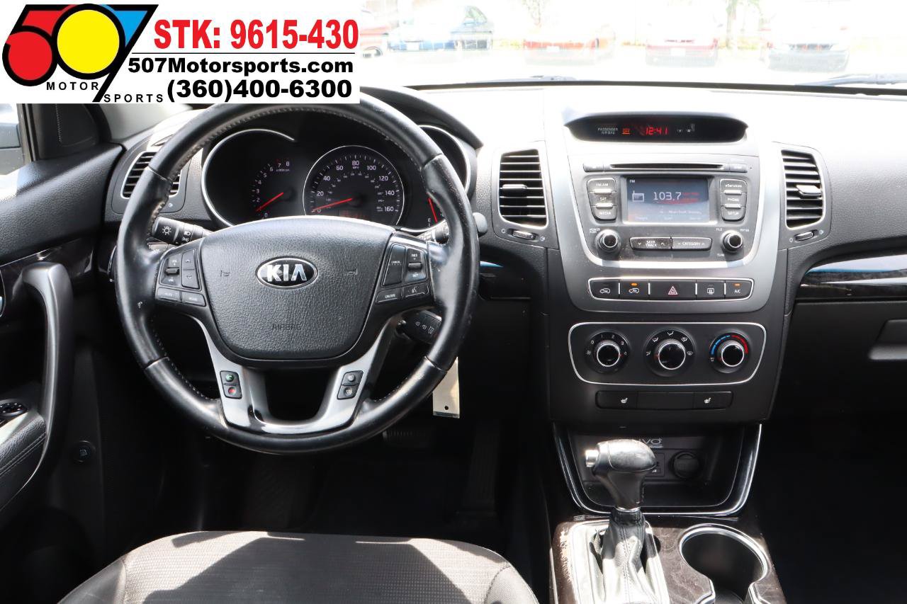 Used 2015 Kia Sorento LX AWD/4WD image 16