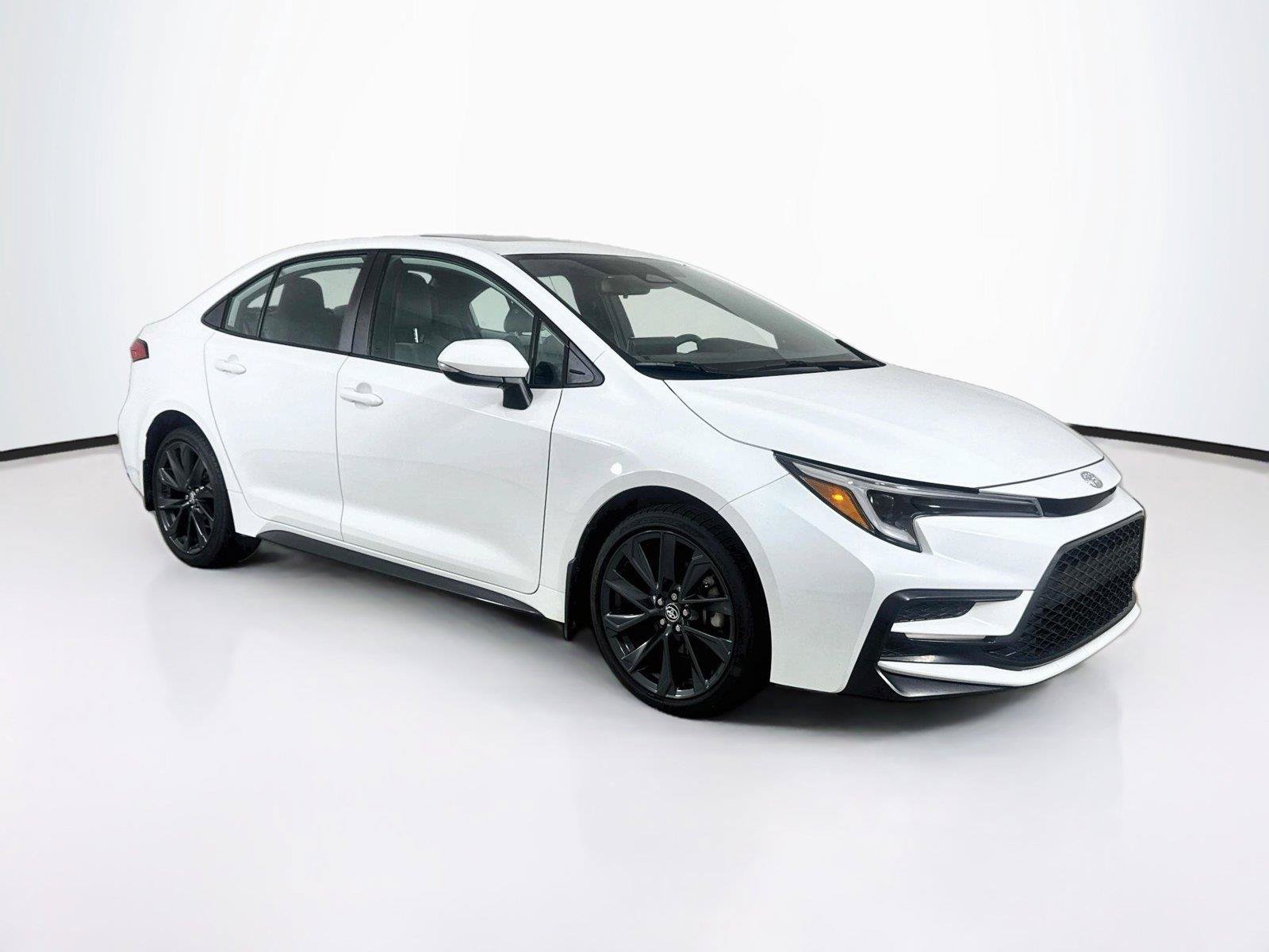 Used 2024 Toyota Corolla SE w/ SE Premium Package FWD image 6
