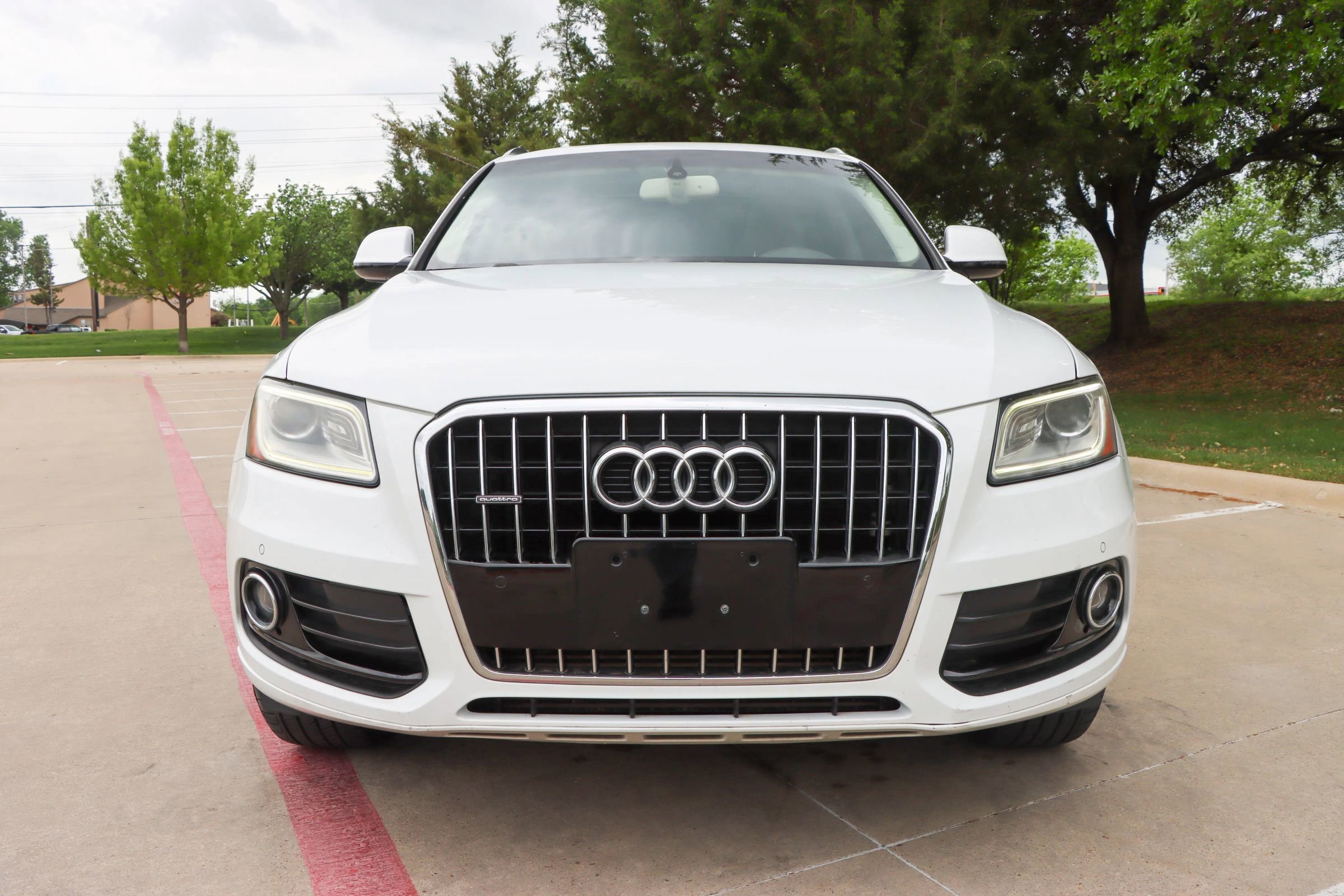 Used 2016 Audi Q5 2.0T Premium Plus w/ Technology Package image 2