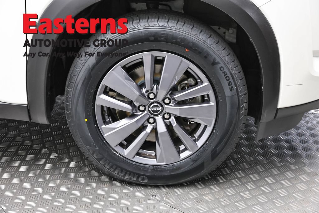 Used 2023 Nissan Pathfinder SV w/ SV Premium Package AWD/4WD image 33