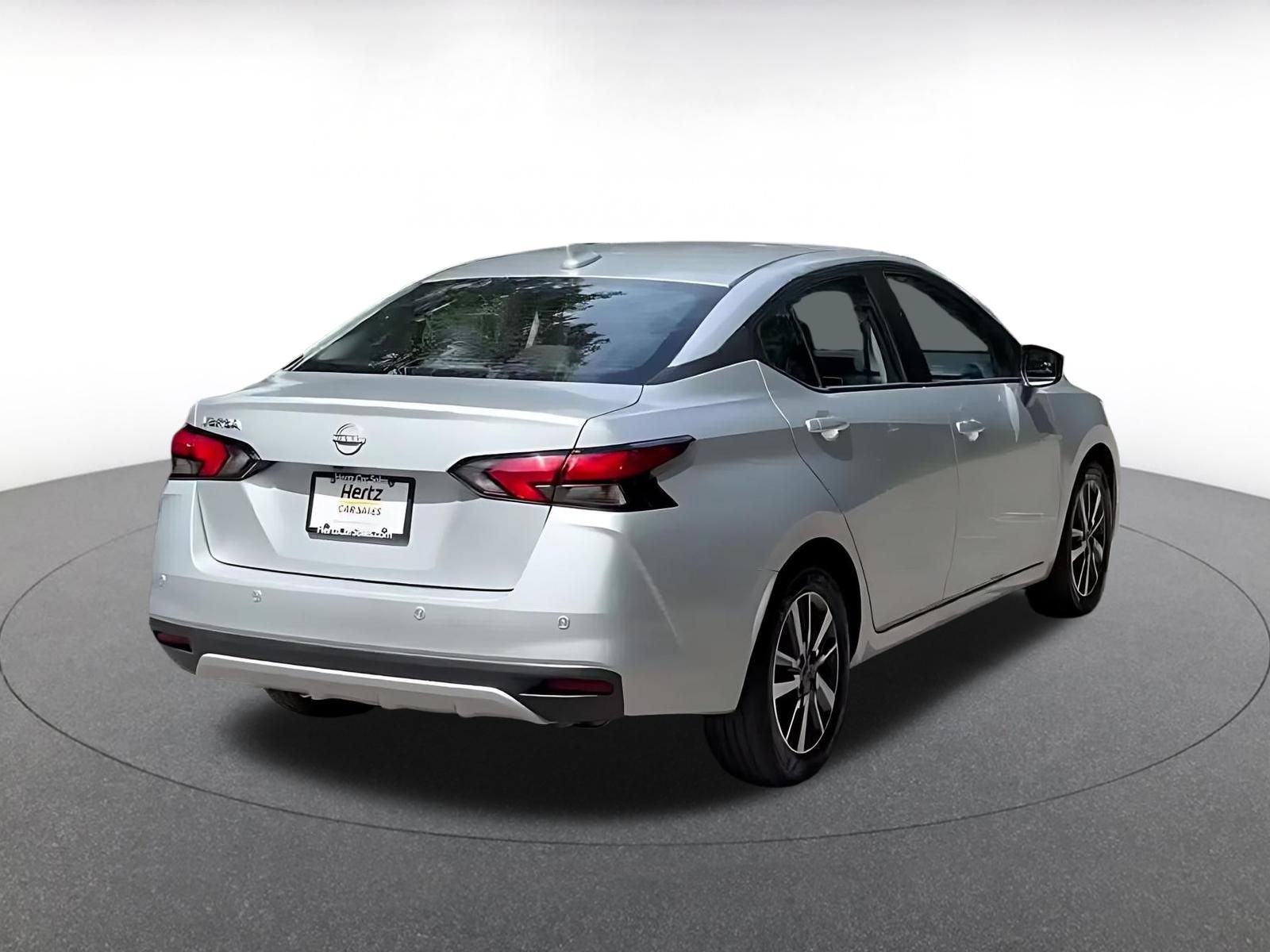 Used 2025 Nissan Versa SV FWD image 14
