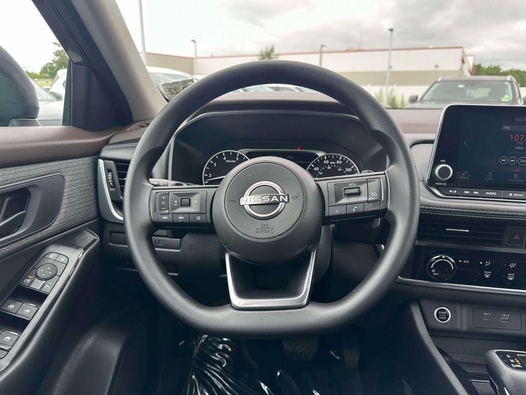 Used 2023 Nissan Rogue S AWD/4WD image 14