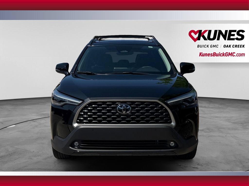 Used 2023 Toyota Corolla Cross XLE w/ Convenience Package AWD/4WD image 3