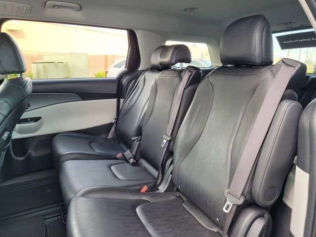 Certified 2024 Kia Carnival LX image 16