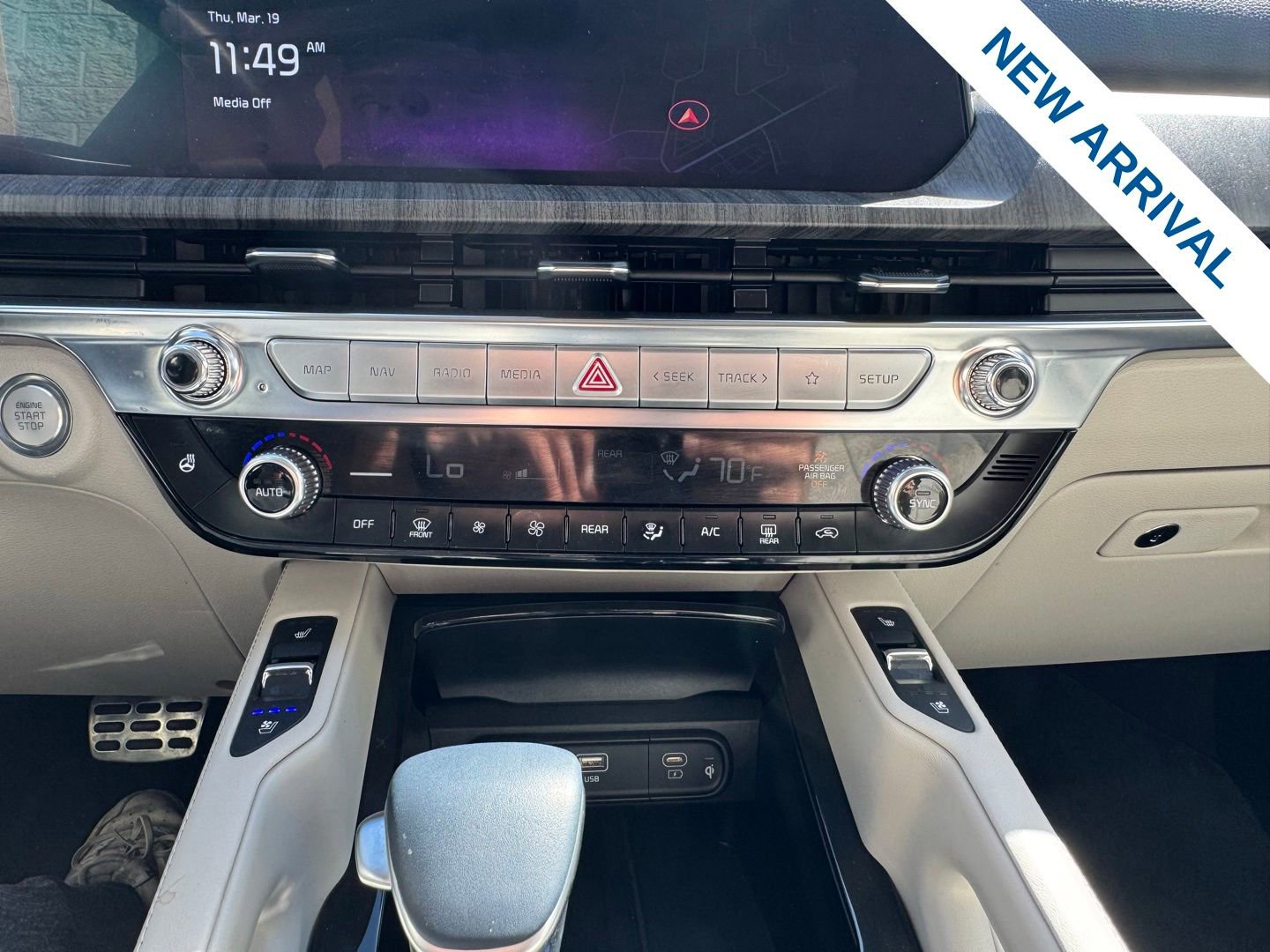 Used 2025 Kia Telluride SX w/ SX Captain's Chair Package image 23