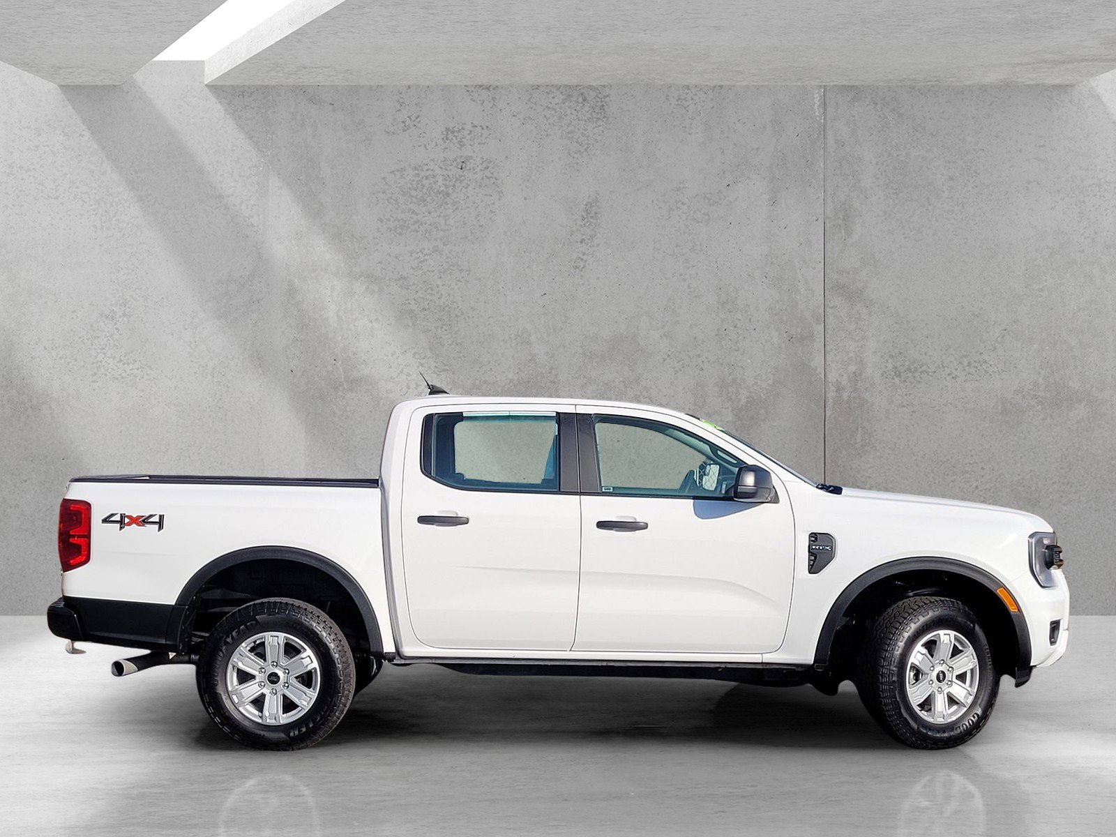 Used 2024 Ford Ranger XL image 3