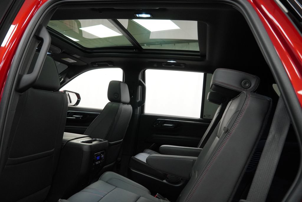 Used 2025 Chevrolet Tahoe RST w/ Comfort Package AWD/4WD image 14