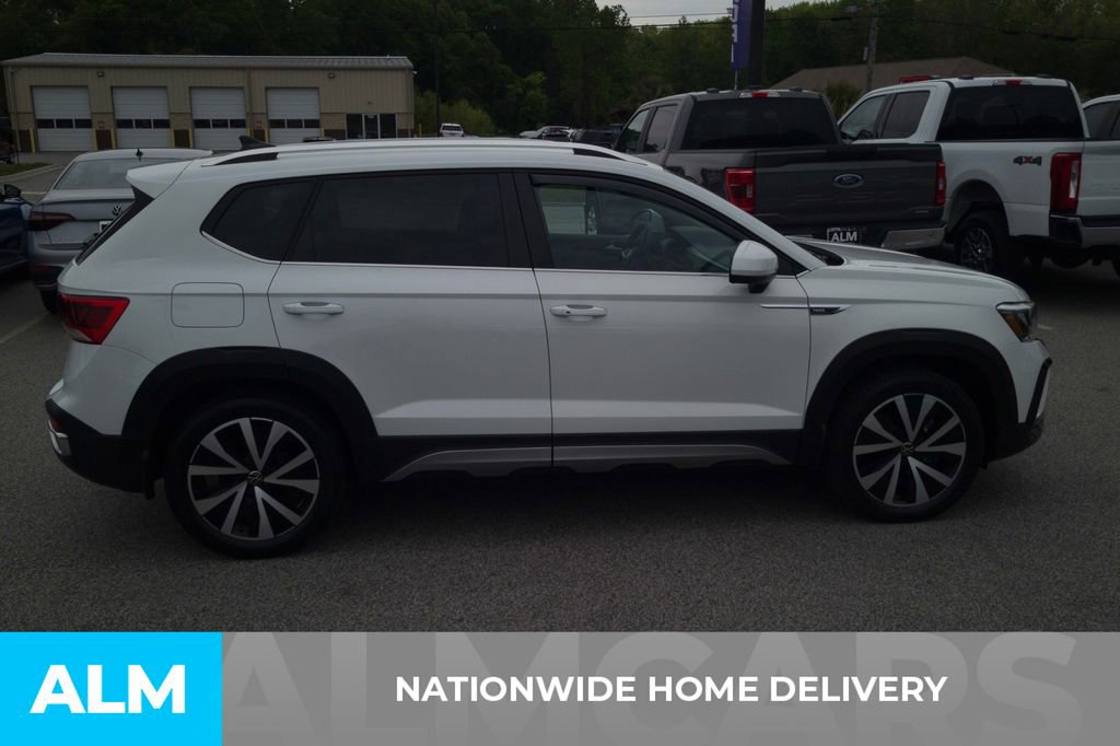 Used 2022 Volkswagen Taos SE image 4