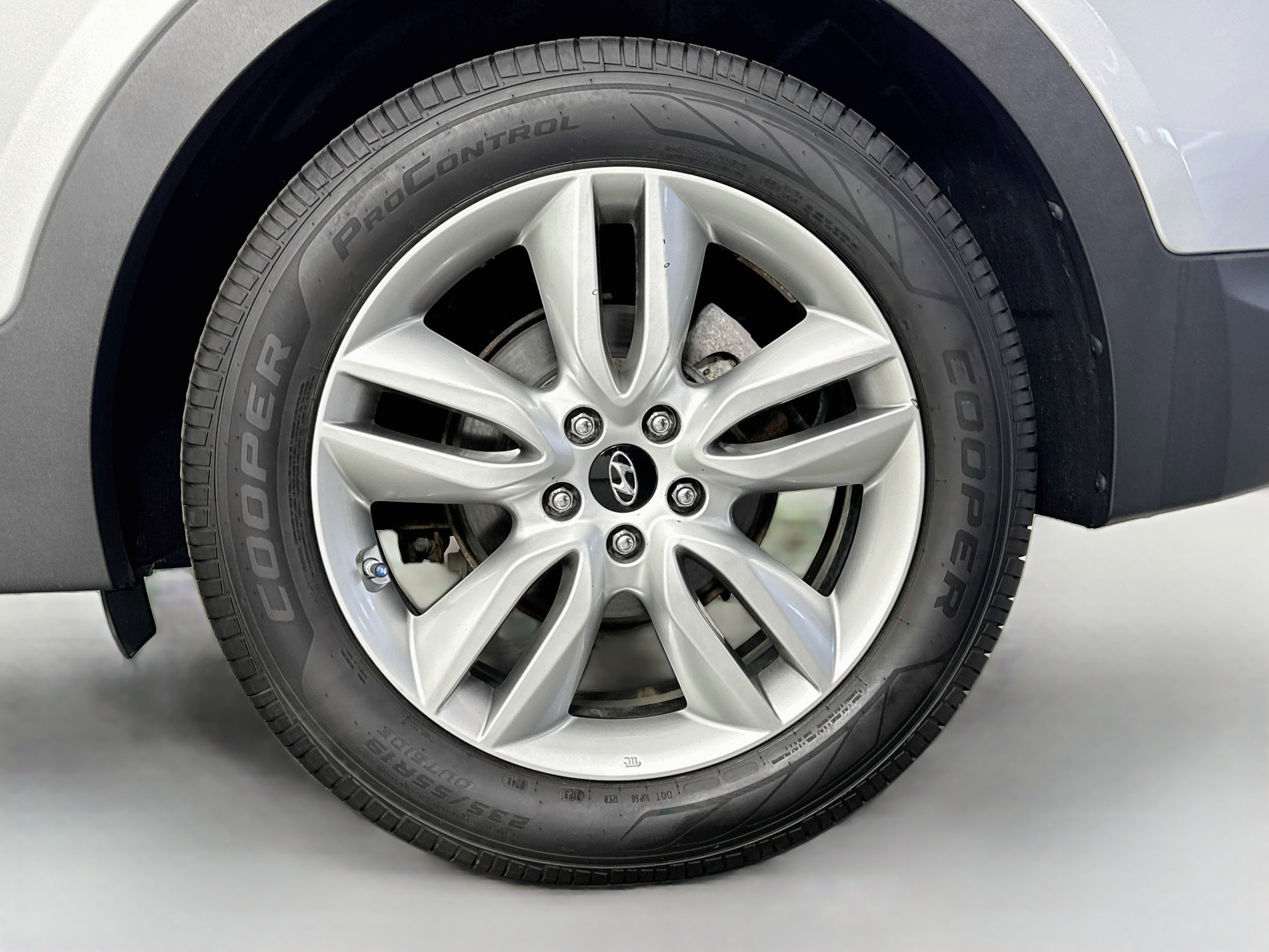 Used 2016 Hyundai Santa Fe Sport 2.0T w/ Option Group 05 AWD/4WD image 34