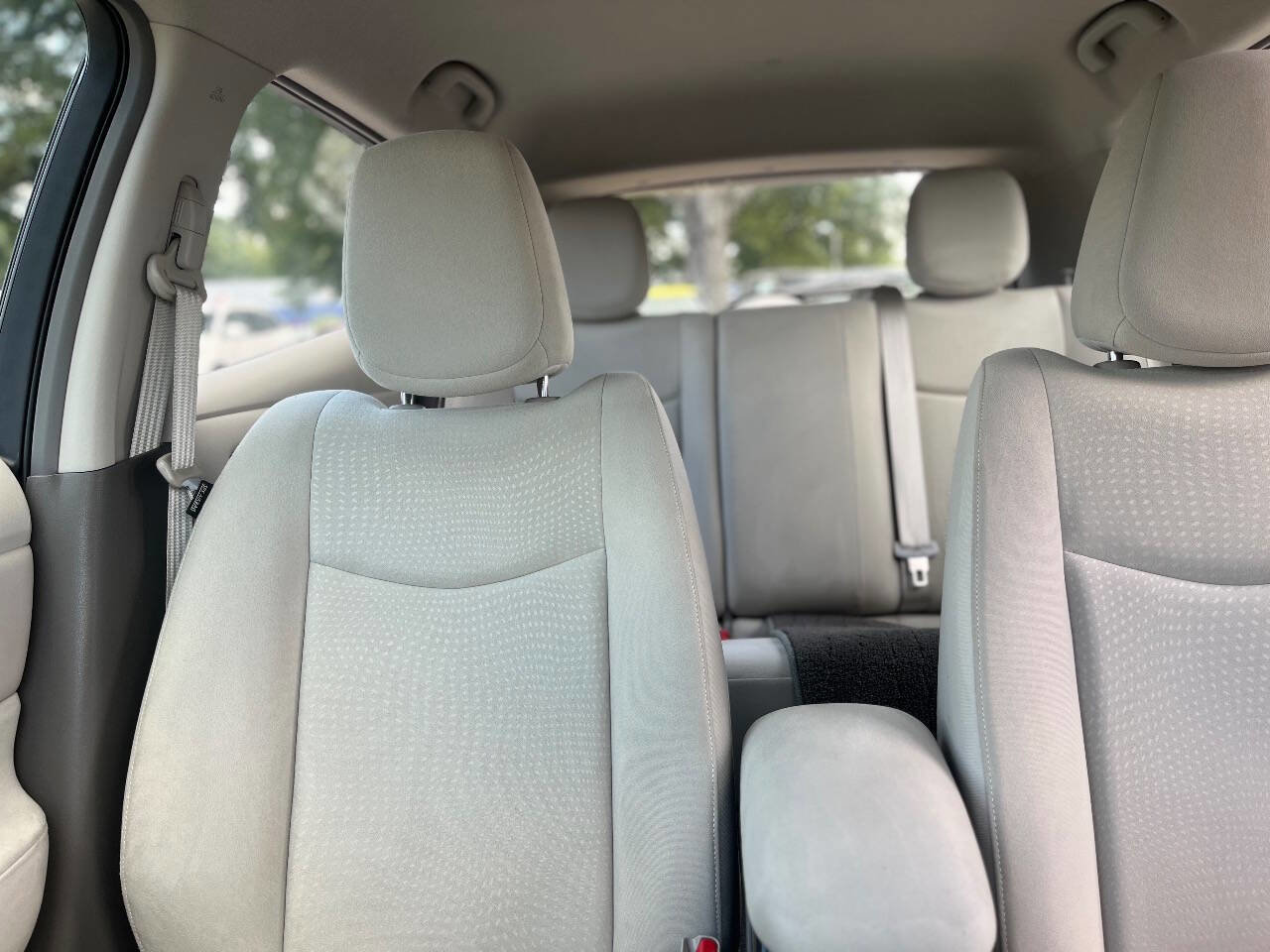 Used 2012 Nissan Leaf SV image 18