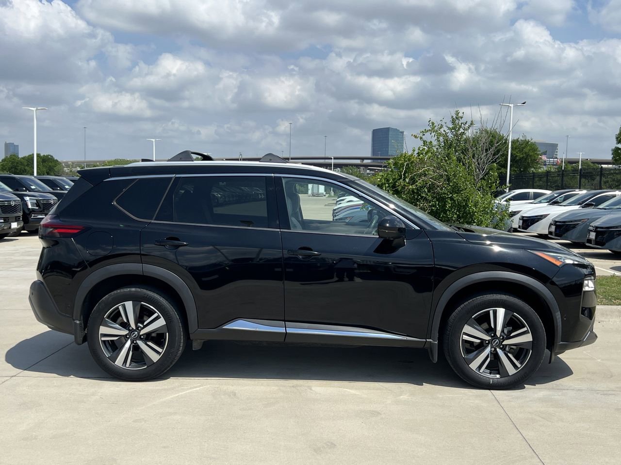 Certified 2023 Nissan Rogue SL w/ SL Premium Package image 3