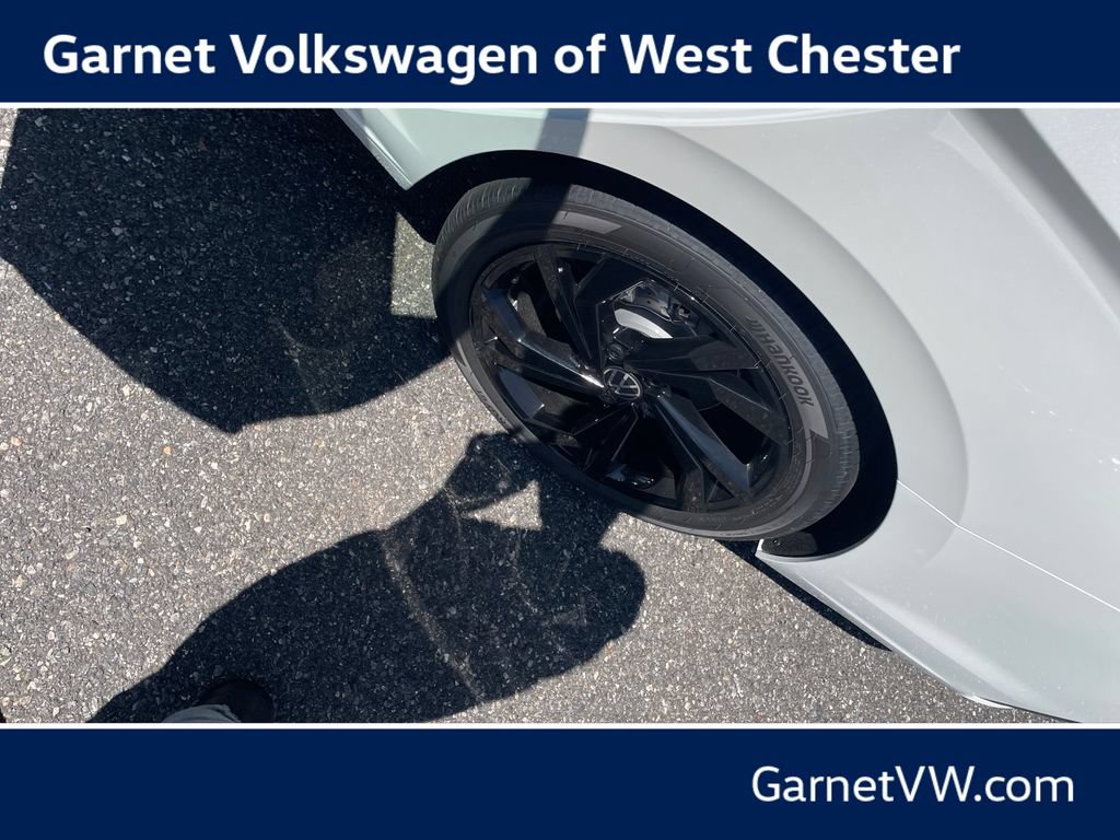 New 2026 Volkswagen Jetta SE FWD image 32