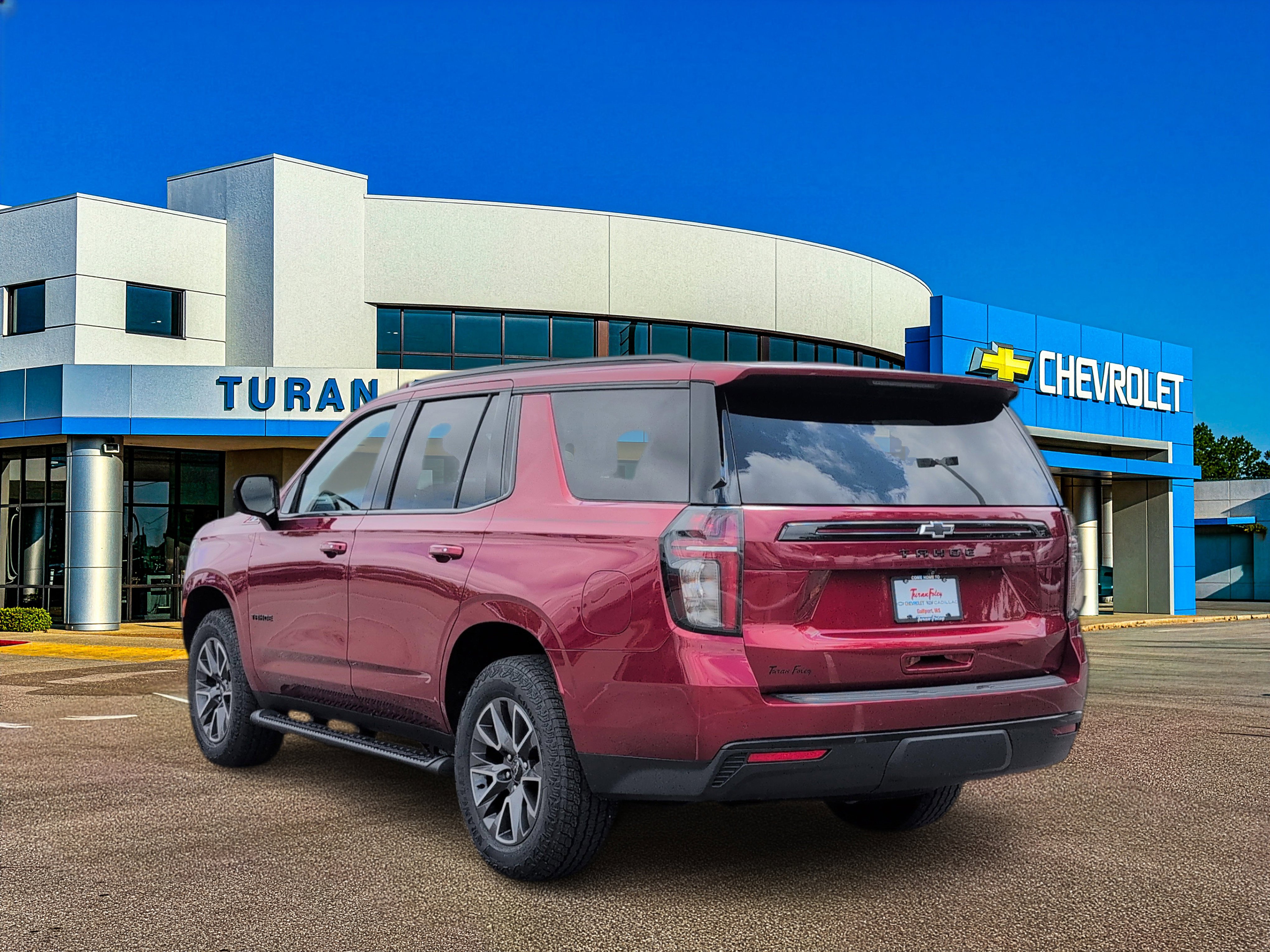 Used 2024 Chevrolet Tahoe Z71 w/ Luxury Package AWD/4WD image 3