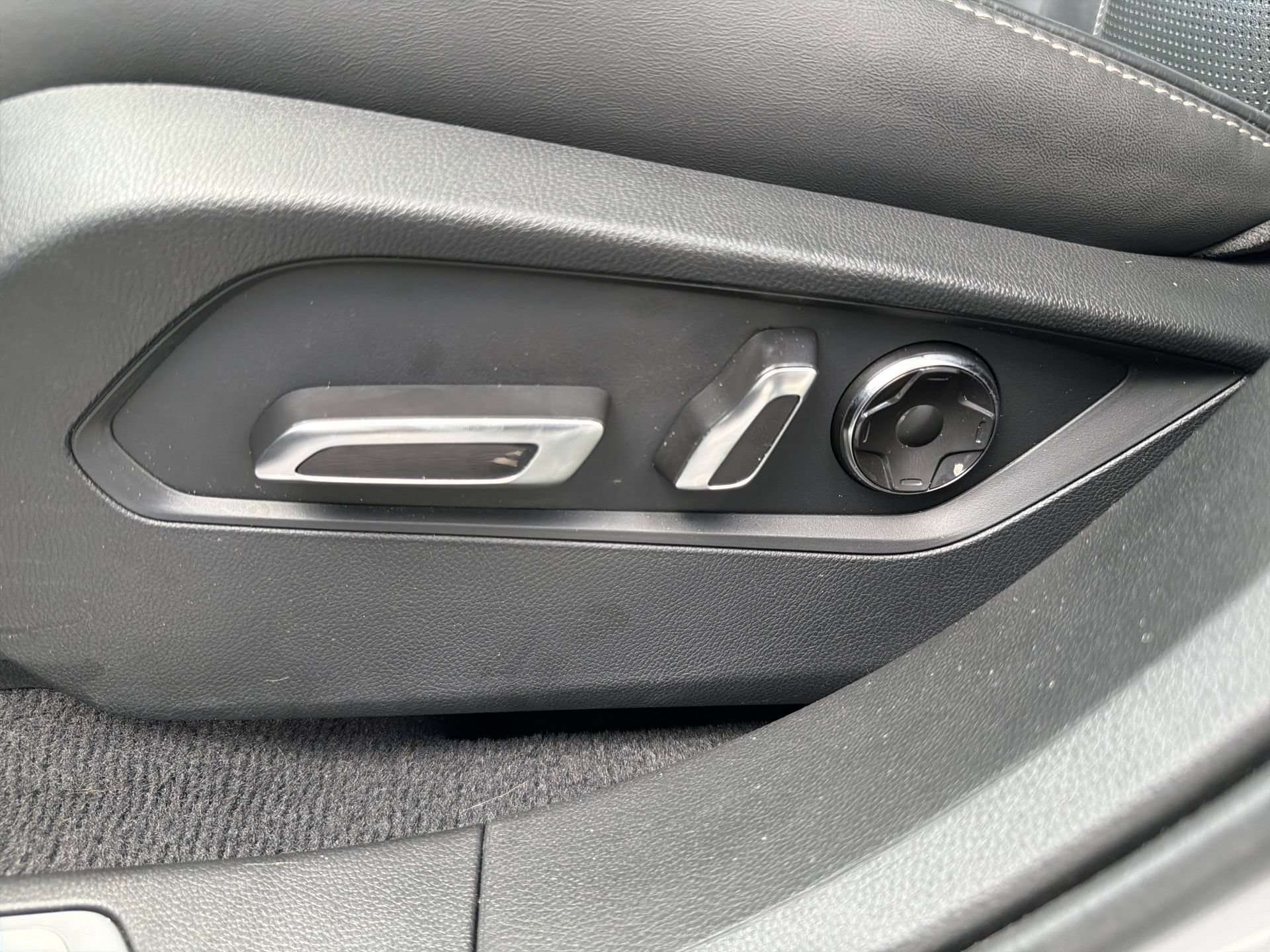 Used 2023 Acura RDX FWD w/ Technology Package image 20