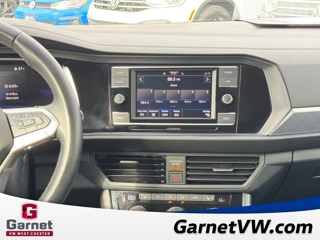 Certified 2024 Volkswagen Jetta SE image 19
