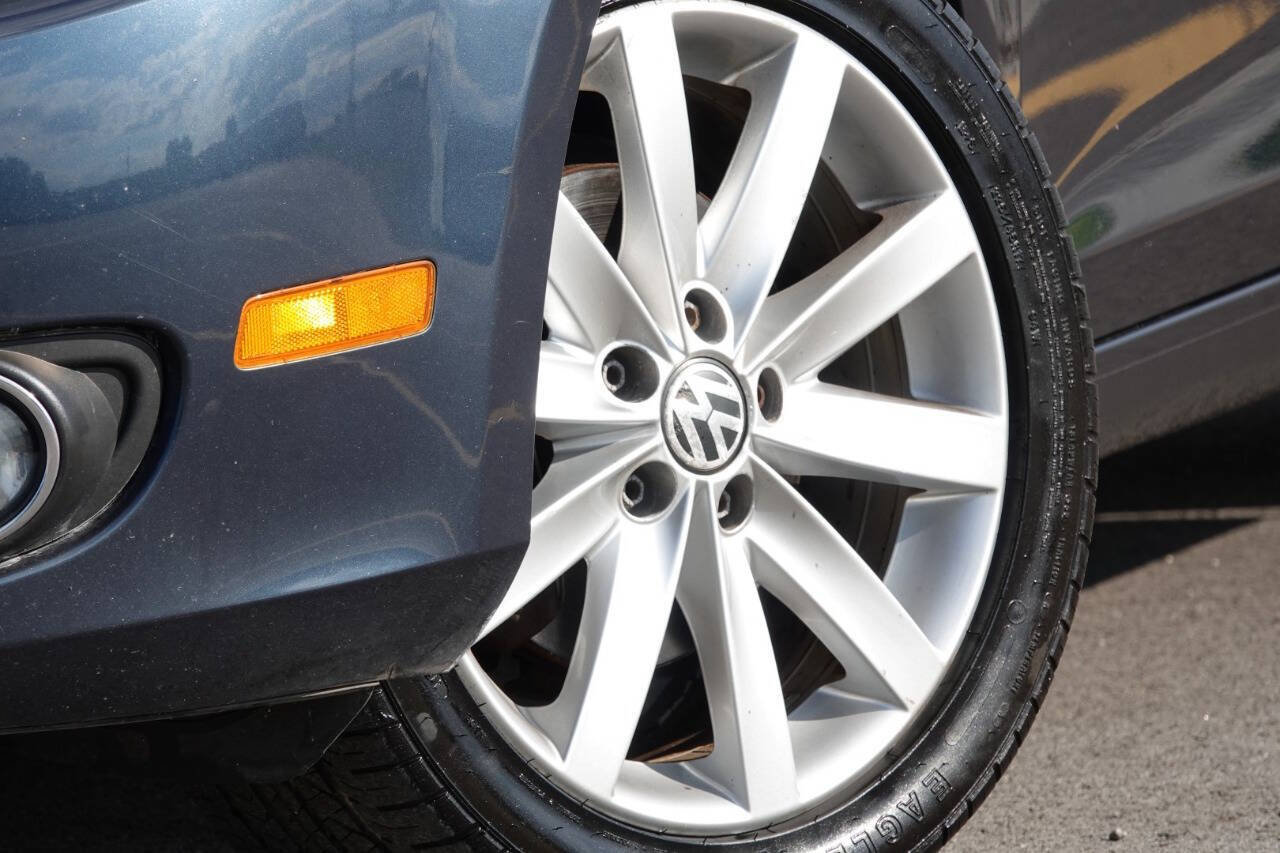 Used 2011 Volkswagen Golf TDI w/ Cold Weather Pkg FWD image 10