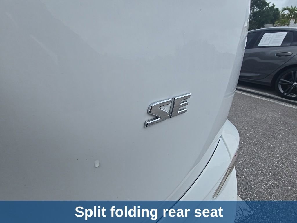 Used 2016 Toyota RAV4 SE FWD image 13