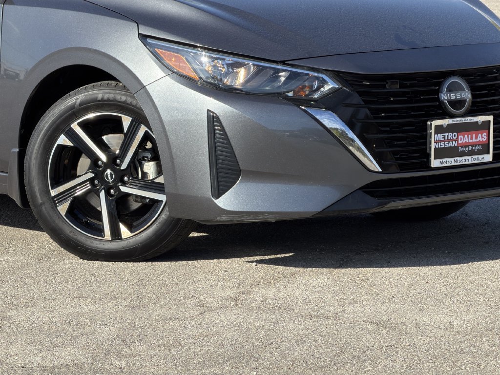 Used 2025 Nissan Sentra SV FWD image 7