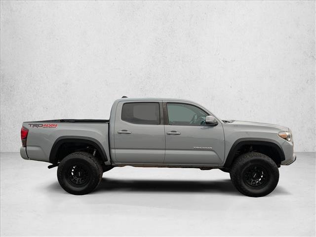 Used 2019 Toyota Tacoma TRD Off-Road AWD/4WD image 4