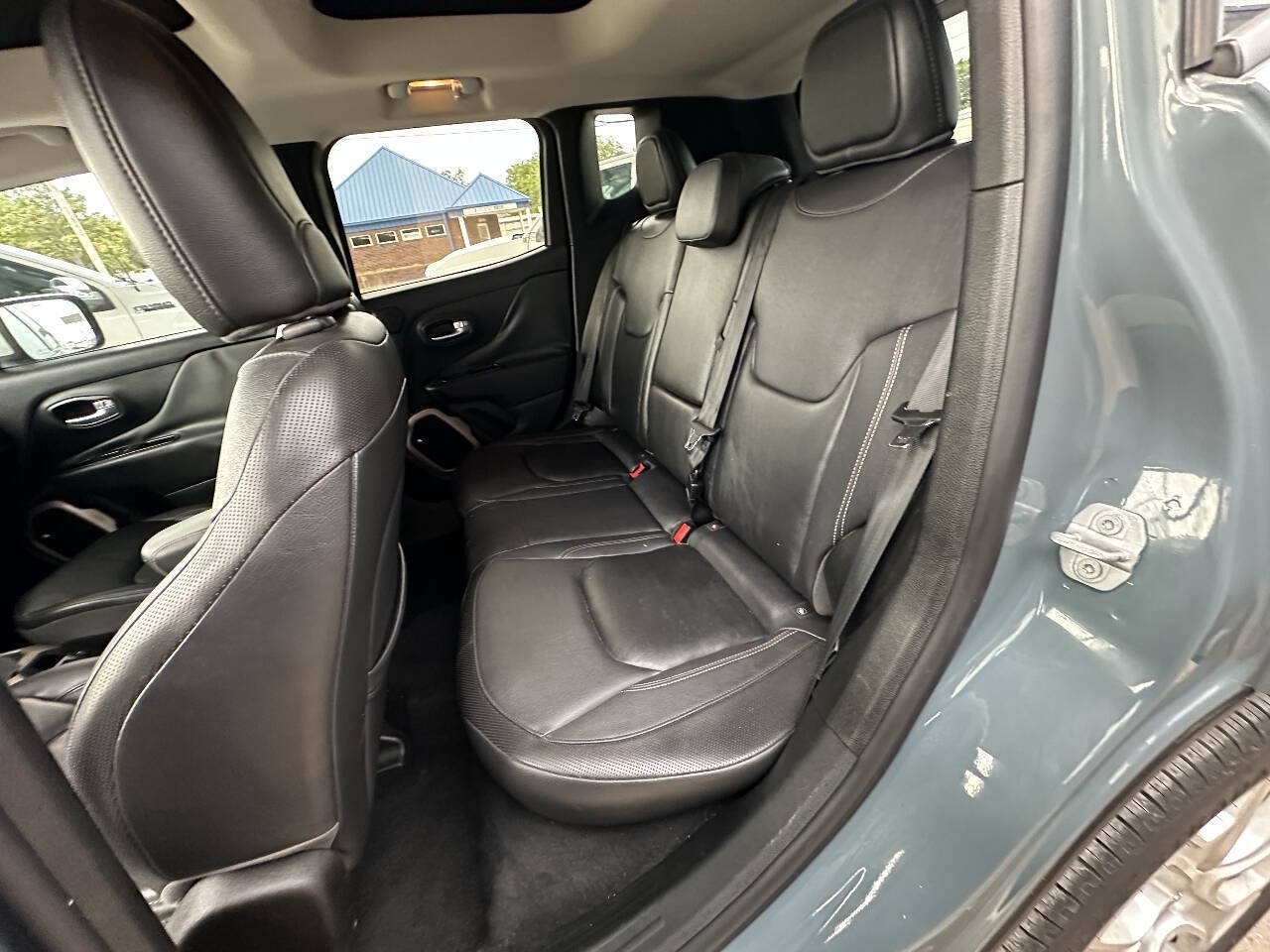 Used 2017 Jeep Renegade Limited AWD/4WD image 18