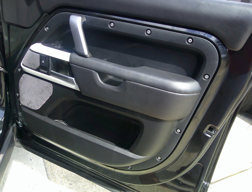 Used 2023 Land Rover Defender 130 X-Dynamic SE AWD/4WD image 46
