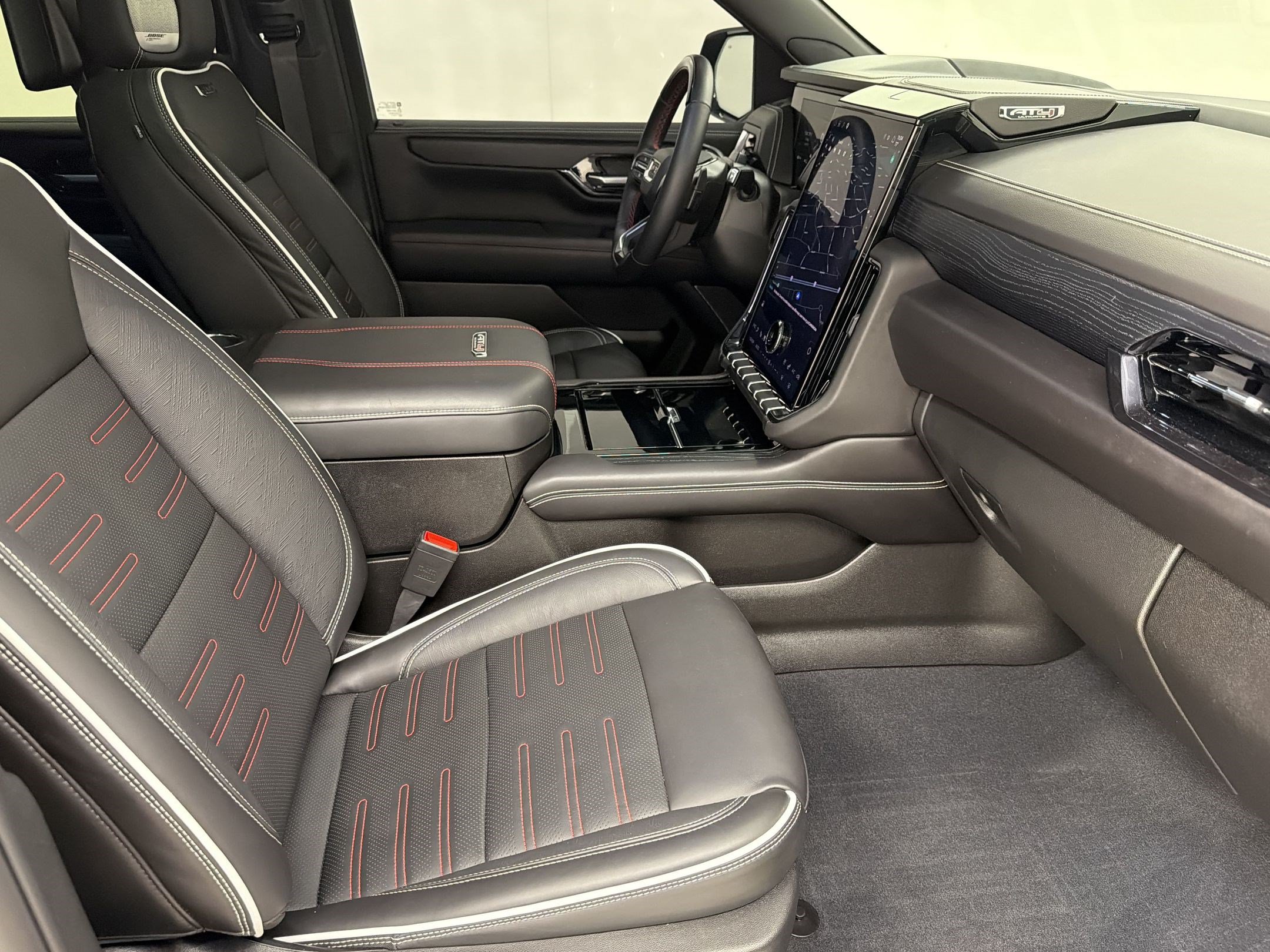 Used 2026 GMC Yukon AT4 Ultimate AWD/4WD image 25