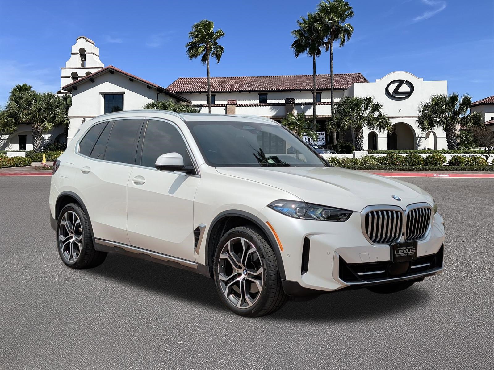 Used 2024 BMW X5 sDrive40i w/ Premium Package RWD image 1