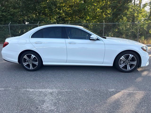 Used 2020 Mercedes-Benz E 350 4MATIC Sedan image 4
