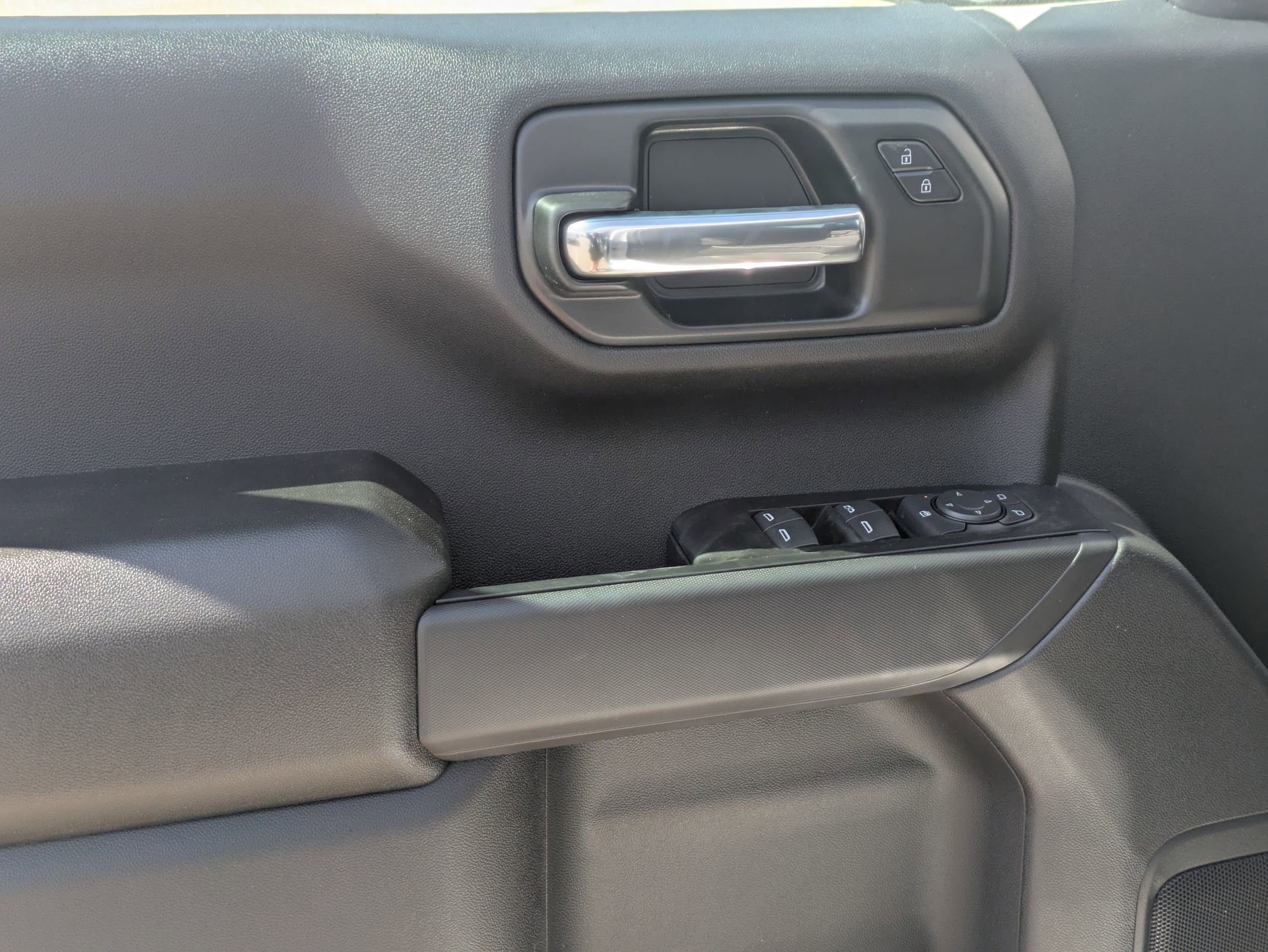 New 2025 Chevrolet Silverado 1500 Custom w/ LPO, Dark Essentials Package image 9