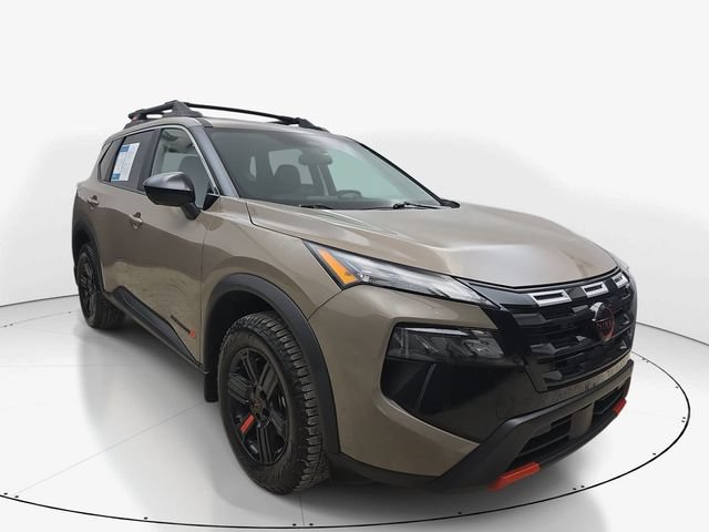 Used 2025 Nissan Rogue SV AWD/4WD image 3
