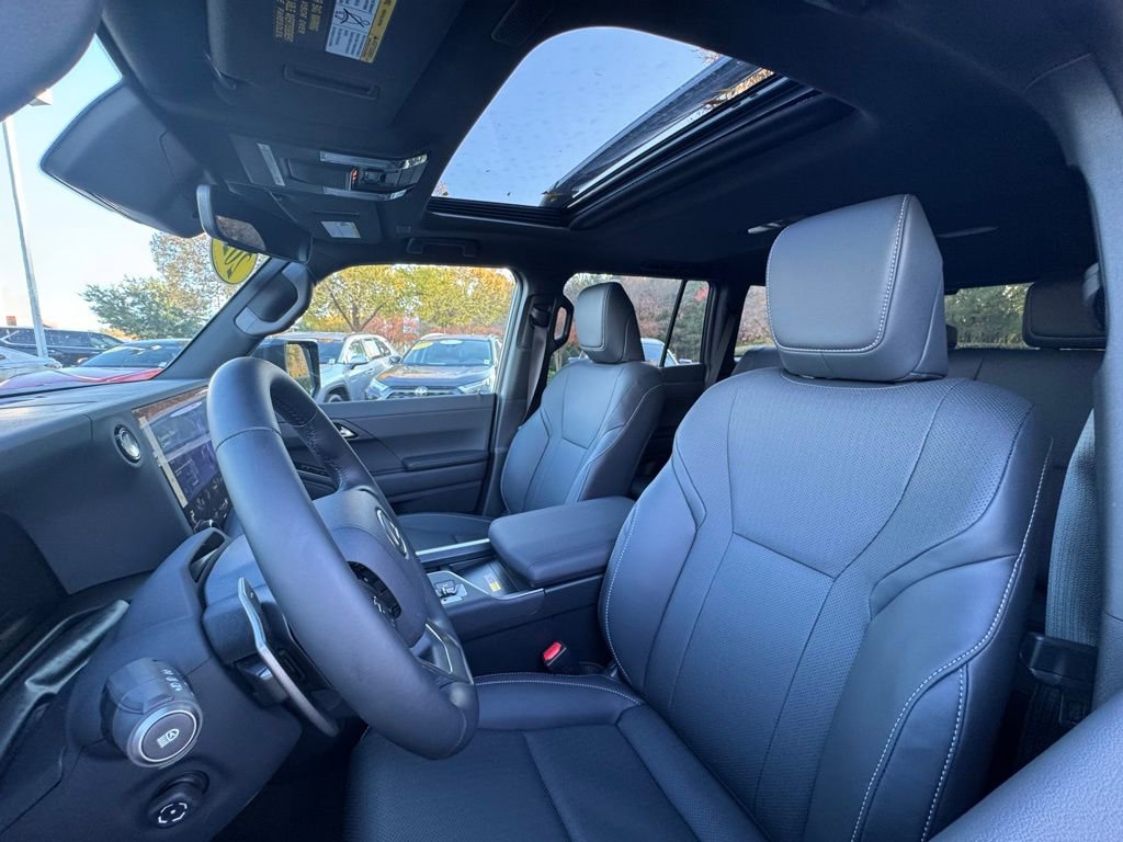 Used 2025 Lexus GX 550 image 25