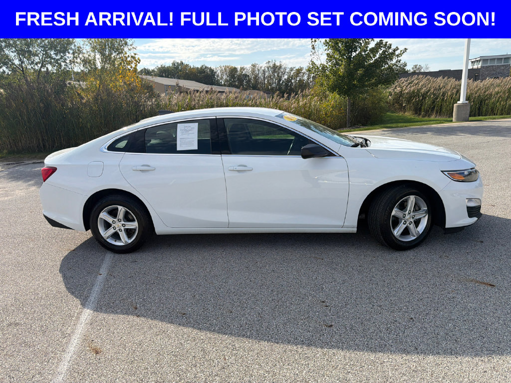 Used 2020 Chevrolet Malibu LS FWD image 2