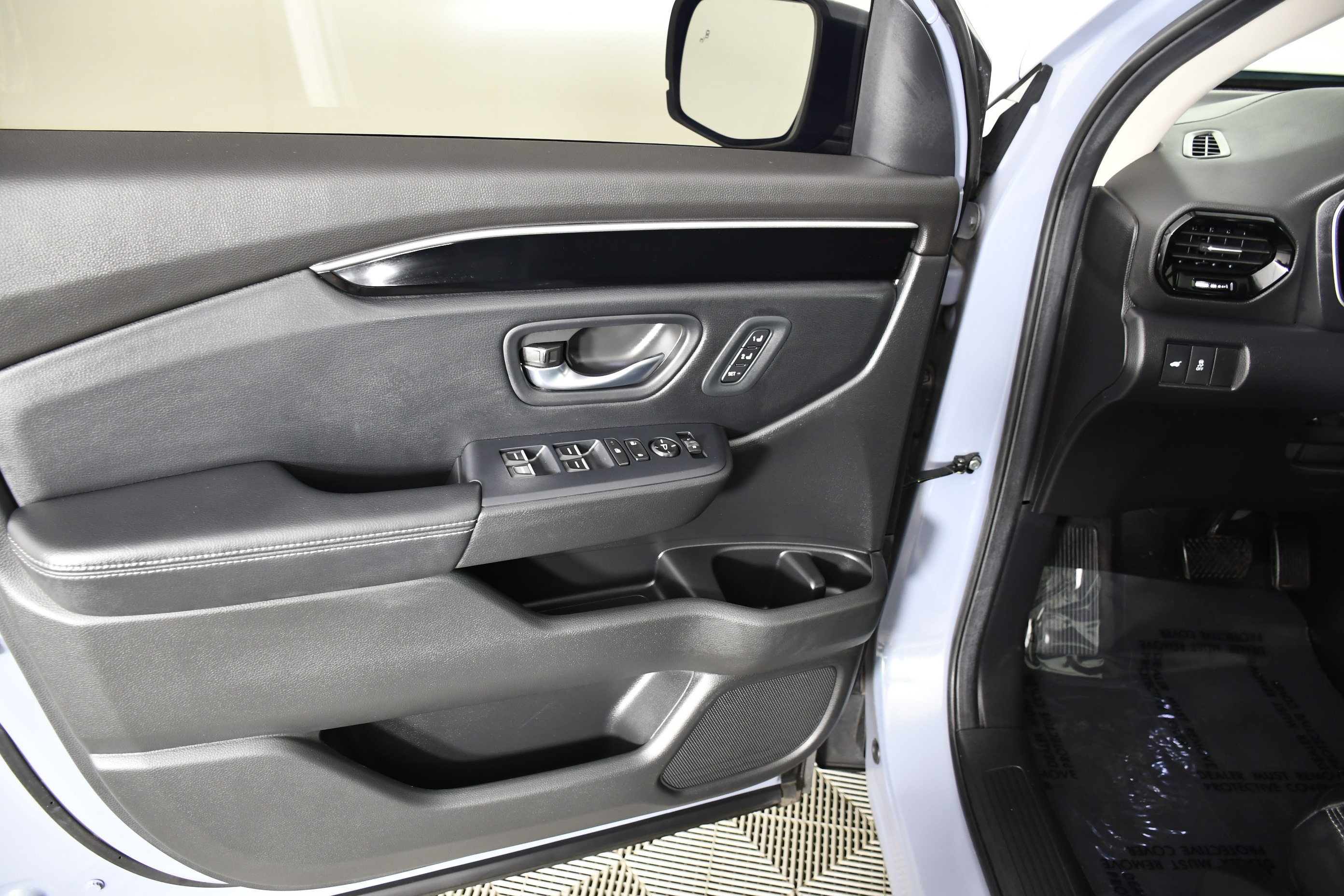 Used 2025 Honda Pilot Touring image 36
