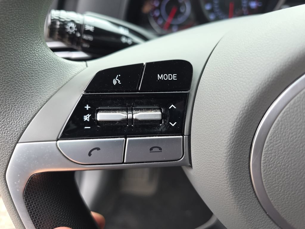 Used 2023 Hyundai Elantra SE FWD image 18