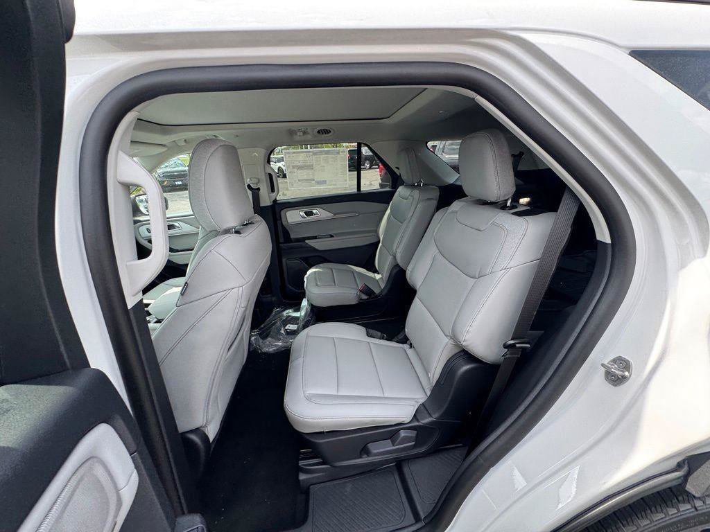 New 2026 Ford Explorer Active w/ Active Comfort Package AWD/4WD image 11